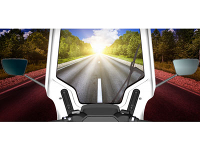 I vetri isolanti per auto offrono una significativa riduzione del calore, respingendo fino al 99% dei raggi UV e all'85% dei raggi infrarossi.